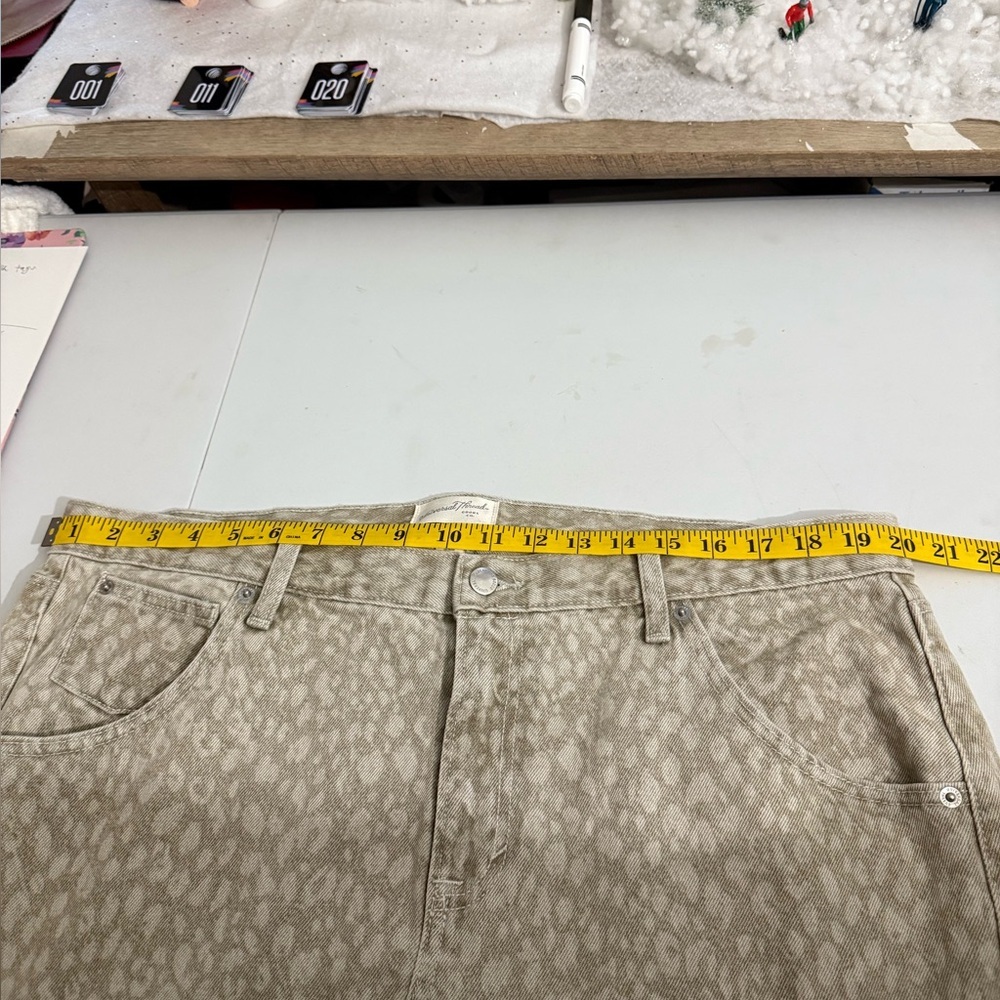 NWOT Universal thread Denim Maxi Jean Skirt Light Leopard Animal Print. 
Size 16 - Picture 8 of 11